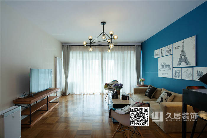 客廳-電視柜-沙發背景掛畫-久居裝飾 北歐工業風 藍色與米色的鮮明視覺對比 簡約有型的國際風范