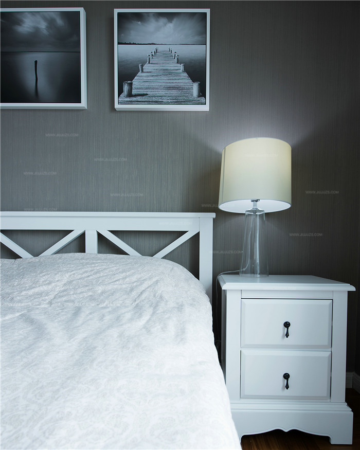 臥室-床頭柜-床頭燈-久居裝飾 北歐工業風 藍色與米色的鮮明視覺對比 簡約有型的國際風范