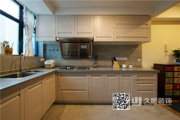 廚房-整體櫥柜-廚房電器-久居裝飾 北歐工業風 藍色與米色的鮮明視覺對比 簡約有型的國際風范